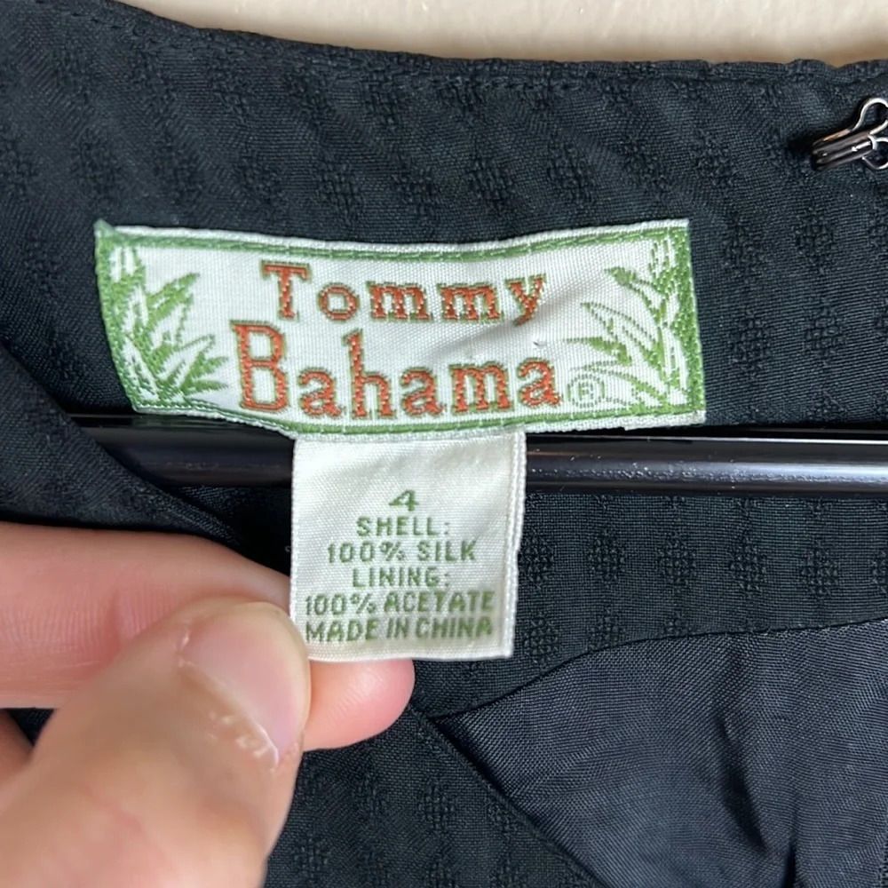 Tommy Bahama 100% Silk Fully Lined Black V-Neckline Dress Size 4 - Picture 3 of 9